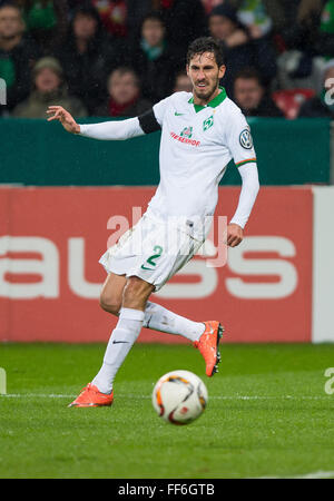 LEverkusen, Deutschland. 9. Februar 2016. Bremens Santiago Garcia in Aktion während der DFB-Pokal-Viertelfinale-Fußball Spiel Bayer Leverkusen gegen Werder Bremen in LEverkusen, Deutschland, 9. Februar 2016. Foto: Guido Kirchner/Dpa/Alamy Live News Stockfoto