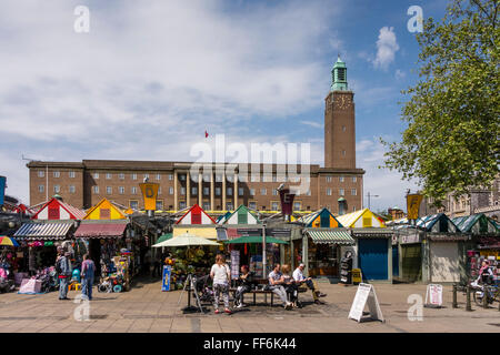 Rathaus und Markt Platz, Norwich, Norfolk, Großbritannien Stockfoto