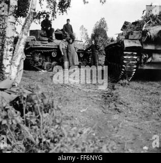 Zweiter Weltkrieg, Sowjetunion, Sommer 1941, zwei Panzer III Panzer der Panzergruppe Kleist (1. Panzerarmee), Armeegruppe Süd, Ukraine, Zusatzrechte-Clearences-nicht verfügbar Stockfoto