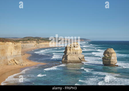 Zwölf Apostel, Gog und Magog Felsnadeln in der Nähe von Gibson Schritte entlang der Great Ocean Road, Australien. Stockfoto