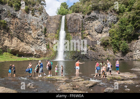 Gerahmte Wasserfall im Hunua Palette Regional Park, Auckland New Zealand Stockfoto