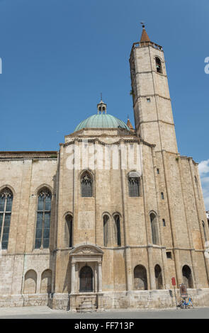 Die Kirche wurde gegründet, um die Erinnerung an den Besuch des Heiligen Franziskus - Ascoli Piceno, Italien Stockfoto