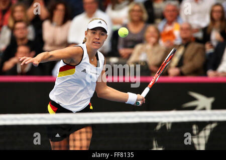 06.02.2016. Leipzig, Deutschland.  Deutschlands Angelique Kerber in Aktion gegen Schweizer Timea Bacsinszky am Fed-Cup-Viertelfinale zwischen Deutschland und der Schweiz in Leipzig, Deutschland, Tennis 6. Februar 2016. Stockfoto