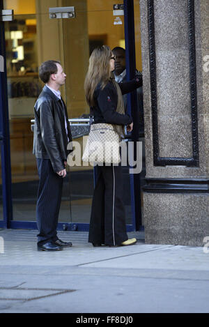 Brooke Shields unterwegs einkaufen im Londoner West End 11 Bilder (Kredit Bild © Jack Ludlam) Stockfoto