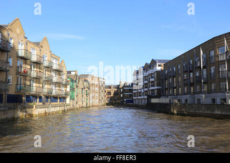 Lime Kiln Dock in Tower Hamlets Osten London Docklands Creek Dunbar Wharf Dundee Wharf Segeln Entscheidungsträger Haus Klasse 2 aufgeführten Stockfoto