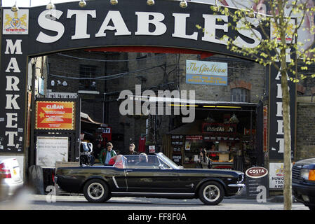 Chris Evans kommt in seinem Mustang zu verkaufen seiner Güter am Camden Market nach seiner Scheidung 7 Pics (Kredit Bild © Jack Ludlam) Stockfoto