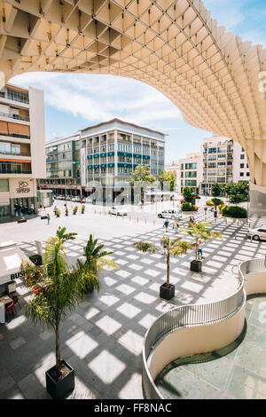 Sevilla, Spanien - 24. Juni 2015: Metropol Parasol ist eine Holzkonstruktion Plaza De La Encarnación quadratisch, in der Altstadt von Stockfoto