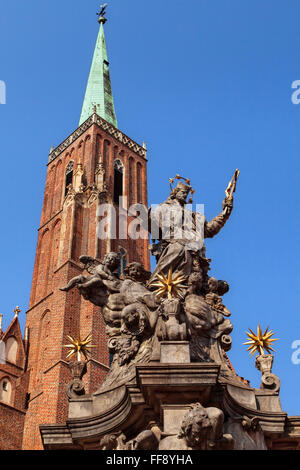 Johannes von Nepomuk-Denkmal vor der Heilig-Kreuz-Kirche, Wroclaw/Breslau, Polen. Stockfoto