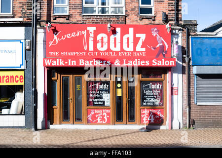 Sutton-In-Ashfield, Nottinghamshire, UK. Barbiere, Outram Street. Stockfoto