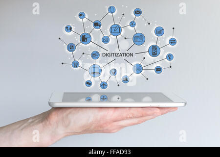 Digitalisierung und digitale Konzept. Männliche Hand, die modernen Tablet oder Smartphone Stockfoto