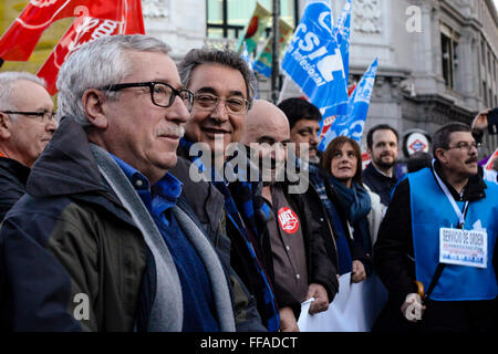 Madrid, Spanien, 11. Februar 2016. xxxx.Ignacio Fernández toxo (l) Generalsekretär ccoo, und Toni Ferrer (2 l), ugt Union Sekretär, an der Spitze des März. die Mitglieder von spanischen Gewerkschaften, darunter die CCOO und UGT, in Madrid zur Unterstützung der "acht Airbus" Gewerkschafter, die für ihren Streikposten während des Generalstreiks im Jahr 2010 angeklagt werden gezeigt. Credit: Lawrence jc Baron/alamy Leben Nachrichten. Stockfoto