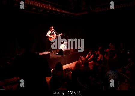 Edinburgh, Schottland. VEREINIGTES KÖNIGREICH. 11 Februar. Willen Varley führt auf der Bühne in der Voodoo Zimmer Edinburgh. Bildnachweis: Pako Mera/Alamy Live-Nachrichten Stockfoto