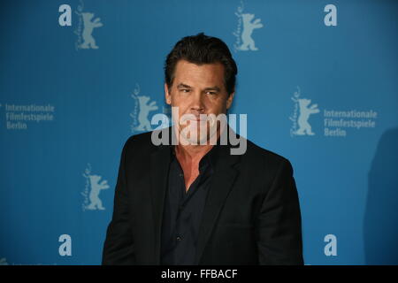 Berlin, Deutschland. 11. Februar 2016. Josh Brolin besucht auf der Berlinale, neuen Film sei gegrüßt, Caesar zu präsentieren! © Jakob Ratz/Pacific Press/Alamy Live-Nachrichten Stockfoto