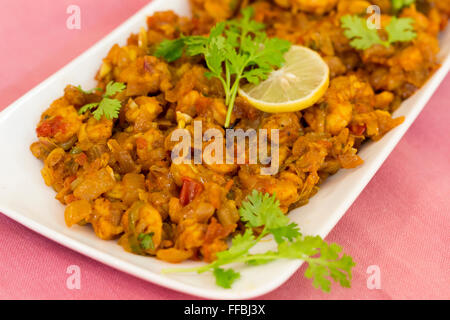 Goa ist bekannt für seine Meeresfrüchte und Goan Chili Garnelen ist ein Rühren gebraten Gericht in dem mit viel Chili Garnelen gekocht werden. Stockfoto