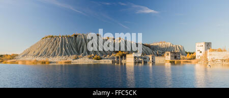 Herbst Panorama der verlassenen Rummu Steinbruch, Estland Stockfoto