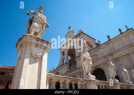 Italien, Lombardei, San Benedetto Po, Abbazzia di Polirone, Basilica di San Benedetto. Stockfoto