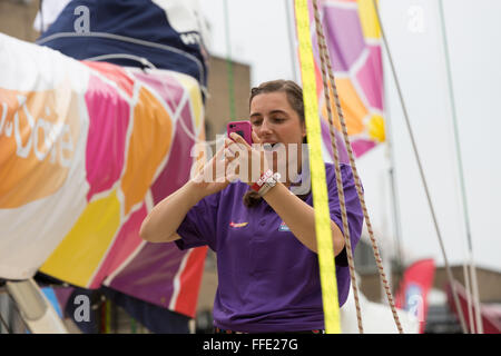 Crew-Mitglieder von der Clipper Yacht gesponsert von Londonderry Derry vor Beginn der Round the World race 2015 / 16 Stockfoto