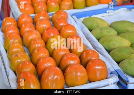 Mumbai, Indien - 19. Oktober 2015 - Obst und Gemüse auf indischen Markt in Mumbai Stockfoto