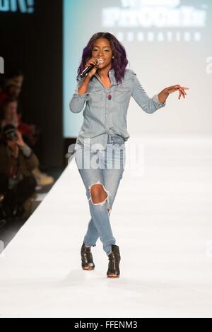 New York, NY, USA. 11. Februar 2016. Justine Skye in Anwesenheit für Rookie USA präsentiert Kids Rock! Modenschau, das Dock an Dachfenster Moynihan Station, New York, NY 11. Februar 2016. © Abel Fermin/Everett Collection/Alamy Live-Nachrichten Stockfoto