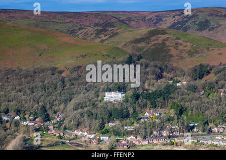 Das Long Mynd Hotel schmiegt sich an die Long Mynd oberhalb Kirche Stretton, Shropshire, England, UK Stockfoto