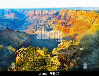 Grand Canyon, steilen Schlucht geschnitzt durch Koloradofluß Arizona. Bewohnt von Indianern, 277 lang, 18 Meilen breit, Stockfoto