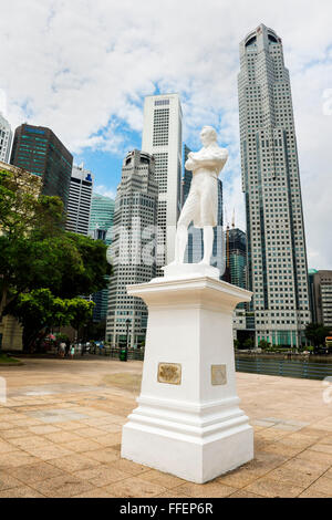 Raffles Landeplatz, Sir Thomas Stamford Raffles Statue, Singapur, Asien Stockfoto