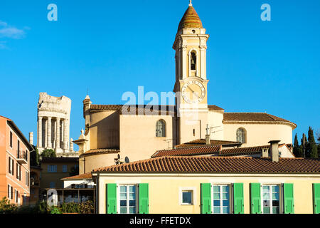 La Turbie hinter Ruinen des Alpes Trophy römische Monument (Trophée des Alpes), Departement Alpes-Maritimes, Frankreich Stockfoto