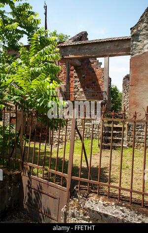 Verlassenes Haus in Dorf von Oradour Sur Glane, Haute Vienne, Frankreich Stockfoto
