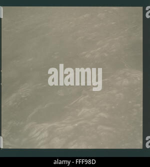 Dies ist die komplette, unbearbeitete Sammlung von Apollo 15, in der die Astronauten David Scott, James Irwin und Alfred M. Worden wichtige Momente festhalten, darunter ihre Mondwanderungen, das Mondfahrzeug und die Mondgeologie. Apollo 15 war die erste Mission, die den Lunar Rover nutzte und wertvolle wissenschaftliche Daten lieferte. Stockfoto