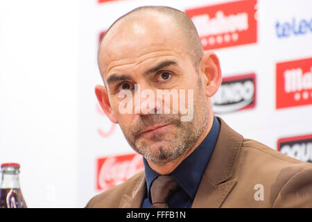 Gijón, Spanien. 12. Februar 2016. Paco Jemez (Trainer, Rayo Vallecano) bei der Pressekonferenz des Fußballs entsprechen der spanischen "La Liga" zwischen Real Sporting de Gijon und Rayo Vallecano de Madrid, gespielt im Molinón Stadion am 12. Februar 2016 in Gijon, Spanien. Bildnachweis: David Gato/Alamy Live-Nachrichten Stockfoto