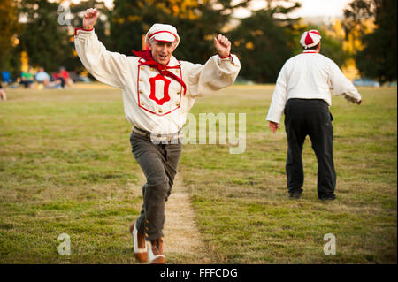 Baseball Reenactors neu ein altmodischer, Kreuzung des 20. Jahrhunderts Baseball Spiel Fort Vancouver, Washington Stockfoto