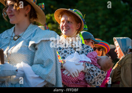 Baseball Reenactors neu ein altmodischer, Kreuzung des 20. Jahrhunderts Baseball Spiel Fort Vancouver, Washington Stockfoto