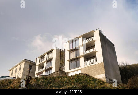 Cube-Wohnblock in Weston Super Mare hoch über dem Meer gebaut als Ultra modernen in 1960er Jahren Februar 2016 Stockfoto