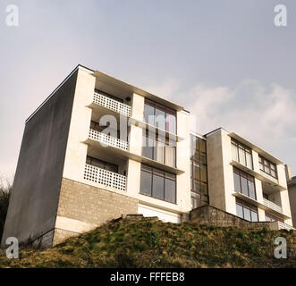 Cube-Wohnblock in Weston Super Mare hoch über dem Meer gebaut als Ultra modernen in 1960er Jahren Februar 2016 Stockfoto