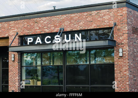 Pacsun Einzelhandelsgeschäft in der Old Mill District Shopping Mall.  Bend, Oregon Stockfoto