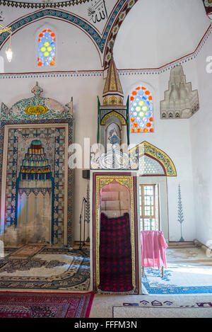 Mihrab und Minbar in berühmten Koski Mehmed Pascha-Moschee in der Stadt Mostar, Bosnien und Herzegowina Stockfoto