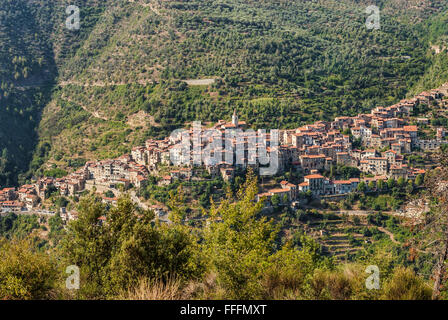 Bergdorf Apricale in den ligurischen Alpen, Ligurien, Nordwestitalien Stockfoto