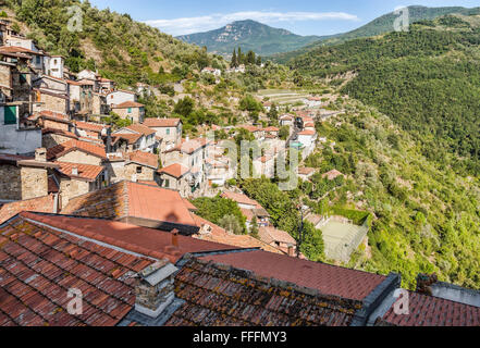 Bergdorf Apricale in den ligurischen Alpen, Ligurien, Nordwestitalien Stockfoto