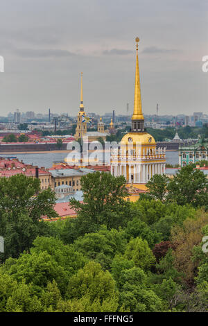 Admiralität Gebäude, Ansicht von der Kolonnade des St. Isaac's Kathedrale, Sankt Petersburg, Russland Stockfoto