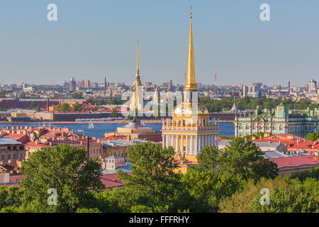 Admiralität Gebäude, Ansicht von der Kolonnade des St. Isaac's Kathedrale, Sankt Petersburg, Russland Stockfoto