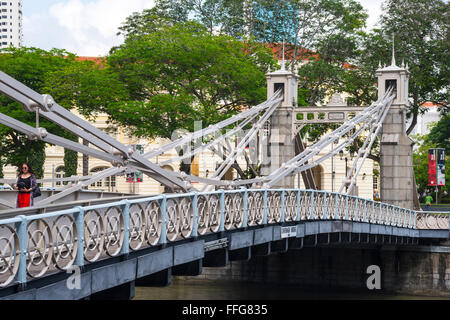 Die Cavenagh Bridge, Singapur Stockfoto