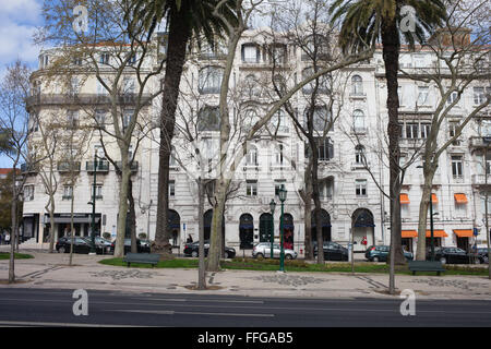 Historische Wohnhäuser entlang der Avenida da Liberdade in Lissabon, Portugal Stockfoto