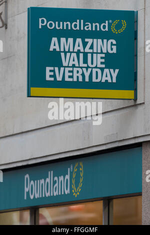 Poundland Shop-Zeichen-Logo. Stockfoto