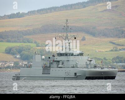 KNM Karmoy (M341), eine Oksoy-Klasse Minehunter der norwegischen Marine, sitzt von Greenock nach der Ankunft zum gemeinsamen Krieger 12-2. Stockfoto