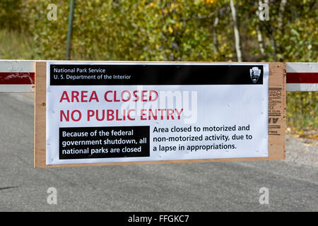 US-Nationalparks Schließung Schild am Eingang zum Grand Teton National Park in Wyoming Stockfoto