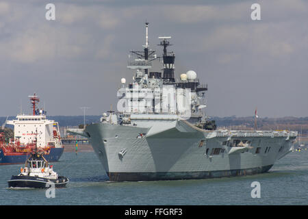 HMS Illustrious, Portsmouth, UK am 24. März 2014. Stockfoto