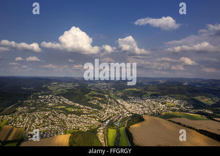 Luftaufnahme, Blick über Reifen Feldern aus Westen, Meschede, Meschede, Sauerland, Nordrhein-Westfalen, Deutschland, Europa, Stockfoto