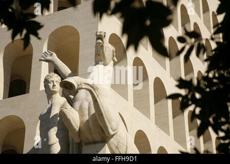 Die 1937 Palazzo della Civiltà Italiana oder Palazzo della Civiltà del Lavoro oder Colosseo Quadrato (Quadrat Colosseum), Rom, Italien Stockfoto