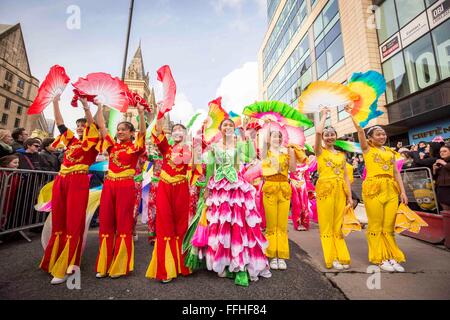 Manchester feiert Chinesisches Neujahr (Sonntag, 7. Februar 2016) heute mit einem Drachenparade und traditionellen Tänzen durch die Stadt Stockfoto