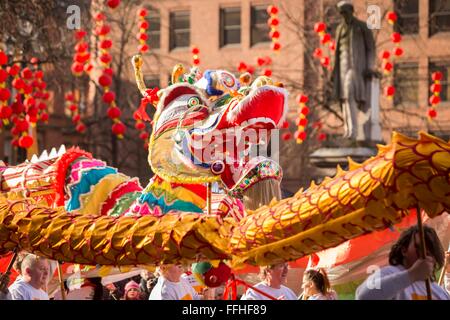 Manchester feiert Chinesisches Neujahr (Sonntag, 7. Februar 2016) heute mit einem Drachenparade und traditionellen Tänzen durch die Stadt Stockfoto